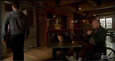 David Schwimmer, John Doman, Mousa Hussein Kraish, Vickie Warehime, and Elijah Jacob in Feed the Beast (2016)