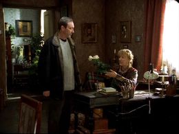 Yekaterina Vasilyeva and Oleg Yankovskiy in Come Look at Me (2001)