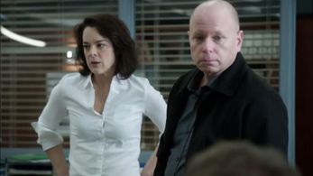 Hélène Bourgeois Leclerc and Patrick Caux in District 31 (2016)