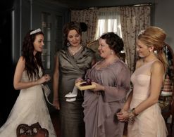 Margaret Colin, Blake Lively, Leighton Meester, and Zuzanna Szadkowski in Gossip Girl (2007)