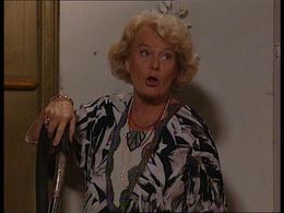 Truus Dekker in We zijn weer thuis (1989)