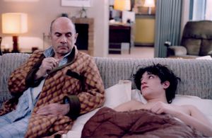 Louis Garrel and Guy Marchand in Dans Paris (2006)