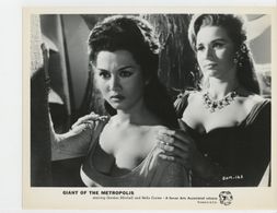 Bella Cortez and Liana Orfei in The Giant of Metropolis (1961)