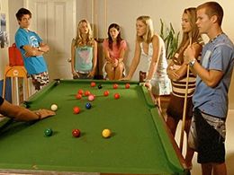 Chris Foy, Adam Saunders, Sophie Luck, Mara Scherzinger, Kate Bell, and Tahyna MacManus in Blue Water High (2005)