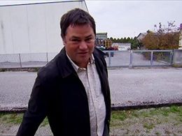 Mike Brewer in Wheeler Dealers (2003)