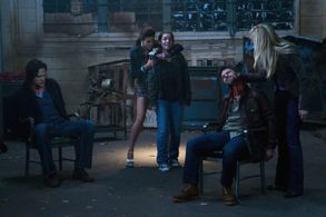 Meghan Ory, Jared Padalecki, Ian Tracey, Paula Lindberg, and Madison McLaughlin in Supernatural (2005)