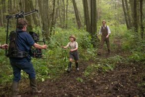 Domhnall Gleeson and Will Tilston in Goodbye Christopher Robin (2017)