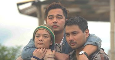 Meryll Soriano, Joem Bascon, and Benjamin Alves in Angkas (2022)