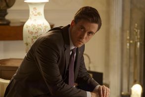 Ashley Zukerman in Designated Survivor (2016)