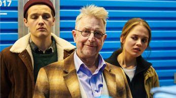 Moses Halberstadt will wissen wer seine leibliche Mutter ist. Blankenstein hat das richtige Abteil mit den Akten gefunde