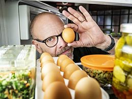 Alton Brown in Good Eats: The Return (2019)