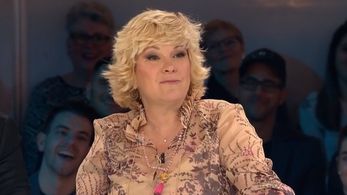 Lulu Hughes in Les enfants de la télé: Episode dated 24 January 2018 (2018)