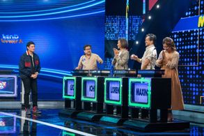 Dingdong Dantes, Leo Martinez, Ichi Yabut, Maxine Lorenzo, and Lorenz Martinez in Family Feud Philippines (2022)