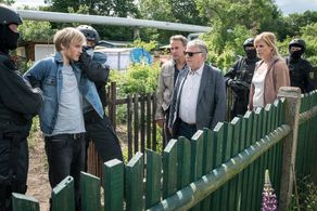 Marco Girnth, Melanie Marschke, Andreas Schmidt-Schaller, and Anton Spieker in Leipzig Homicide (2001)