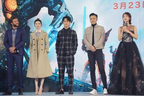 Tian Jing, Scott Eastwood, Lyric Lan, and Wesley Wong in Pacific Rim: Uprising (2018)