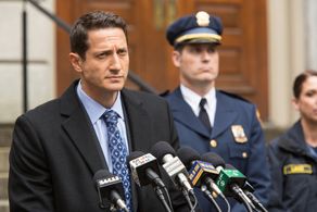Sasha Roiz and Peter Simpson in Grimm (2011)