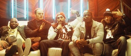 Mimoun Oaïssa, Ruben van der Meer, Guido Pollemans, Negativ, and Willie Wartaal in The Masters (2015)