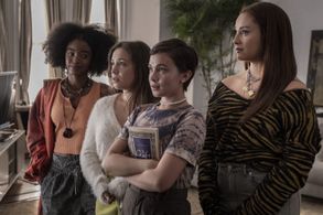 Zoey Luna, Gideon Adlon, Lovie Simone, and Cailee Spaeny in The Craft: Legacy (2020)