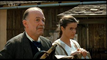 Gabriela Jezková and Jirí Pecha in Halt, or I'll Miss! (1998)