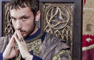 Pablo Derqui in Isabel (2011)