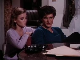 Jennifer Cooke and Jeff Yagher in V (1984)