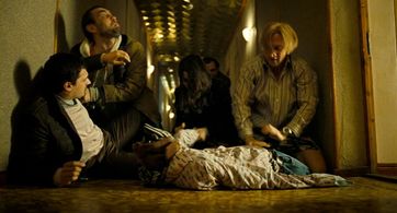 Gosha Kutsenko, Konstantin Yushkevich, Viktor Shamirov, Pavel Savinkov, and Kseniya Radchenko in The Practice of Beauty 