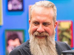 Bryan Johnson in Comic Book Men (2012)