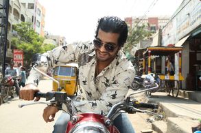 Vinay Rai in Aayirathil Iruvar (2017)