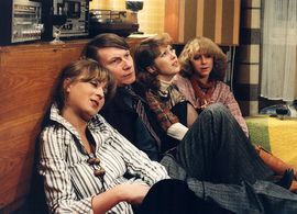 Gabriela Osvaldová, Simona Stasová, Vlasta Zehrová, and Josef Dvorák in Dívka svetových parametru (1979)