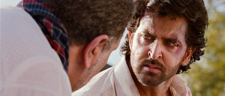 Hrithik Roshan and Rishi Kapoor in Agneepath (2012)