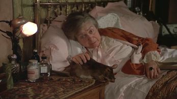 Therese Giehse in Black Moon (1975)