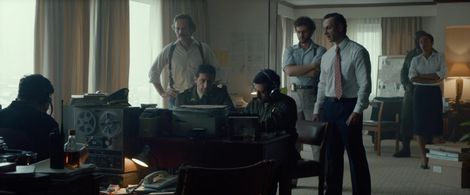 Peter Sarsgaard and David Valencia in Loving Pablo (2017)