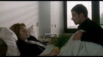 Emma Cerná and Mikulás Kren in Loners (2000)