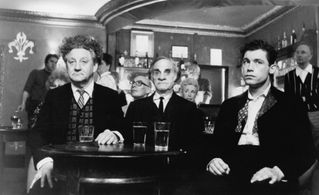 George Carl, Freddie Davies, and Lee Evans in Funny Bones (1995)