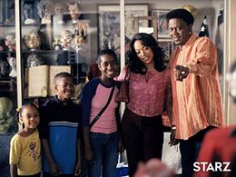 Bernie Mac, Kellita Smith, Jeremy Suarez, Camille Winbush, and Dee Dee Davis in The Bernie Mac Show (2001)