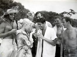 Sandra Dee, Joby Baker, Robert Ellis, Tom Laughlin, Doug McClure, Burt Metcalfe, and Cliff Robertson in Gidget (1959)