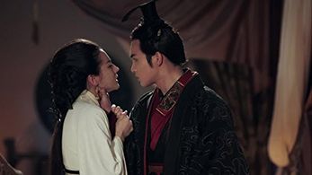 Dilraba Dilmurat and Vin Zhang in The King's Woman (2017)