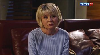 Yuliya Menshova in Mezhdu nami, devochkami. Prodolzheniye: Episode #1.4 (2019)