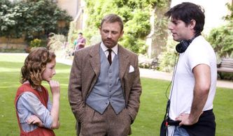 Daniel Craig, Chris Weitz, and Dakota Blue Richards in The Golden Compass (2007)