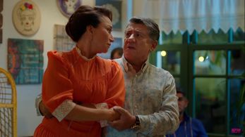 Demet Akbag and Tarik Ünlüoglu in Hedefim Sensin (2018)