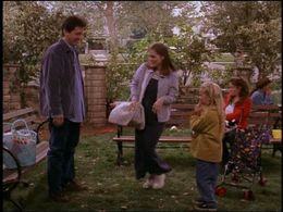 Ray Romano and Madylin Sweeten in Everybody Loves Raymond (1996)