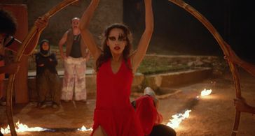 Still of Gloria Huwiler in Ve Panayir Koyden Gider/ And the Circus Leaves Town