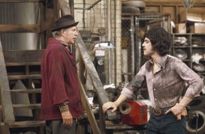 Jack Albertson and Freddie Prinze in Chico and the Man (1974)