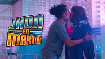 Arci Muñoz and Pepe Herrera in Jhon en Martian (2019)