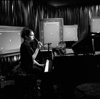 Norah Jones plays Elvis...