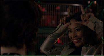 Mary Elizabeth Winstead and Nikiya Mathis in BrainDead (2016)