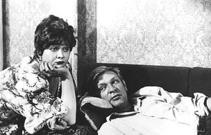 Natalya Gundareva and Pyotr Velyaminov in Sladkaya zhenshchina (1977)