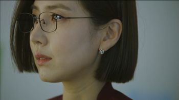 Shin Dong-mi in The K2 (2016)
