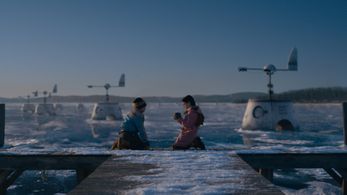 Abby Ryder Fortson and Duncan Joiner in Tales from the Loop (2020)