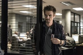 Riley Smith in Frequency (2016)